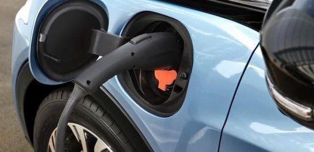 Электромобили набирают популярность после бензинового кризиса в Великобритании