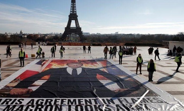 Активисты штурмуют парижскую встречу по климатическому финансированию в преддверии КС 26