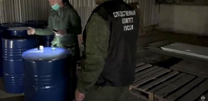 Российские власти сообщают, что в результате отравления алкоголем в Екатеринбурге погибли 18 человек