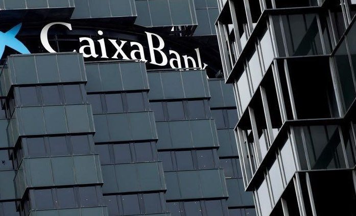Прибыль Caixabank в третьем квартале выросла на 33%, но маржа пострадала
