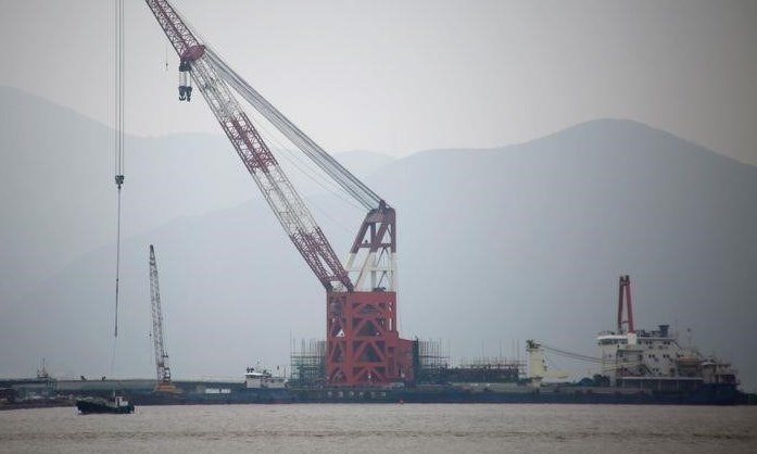 Китай впервые с 2015 года сократил квоты на импорт сырой нефти для независимых нефтеперерабатывающих заводов