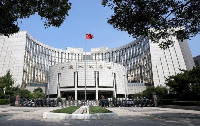 Китай продолжит ограничивать технологические монополии, говорит глава центрального банка