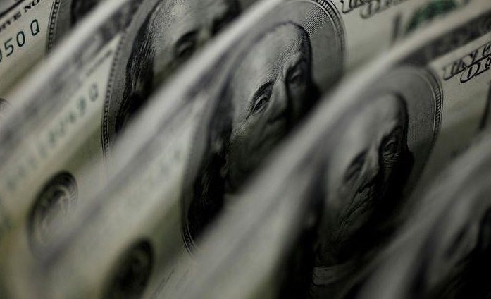 Доллар растет, ориентируясь на пятничный отчет по занятости в США