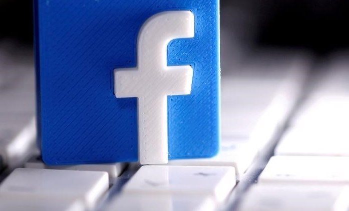 ЭКСКЛЮЗИВ-Facebook изменит правила нападений на общественных деятелей на своих платформах
