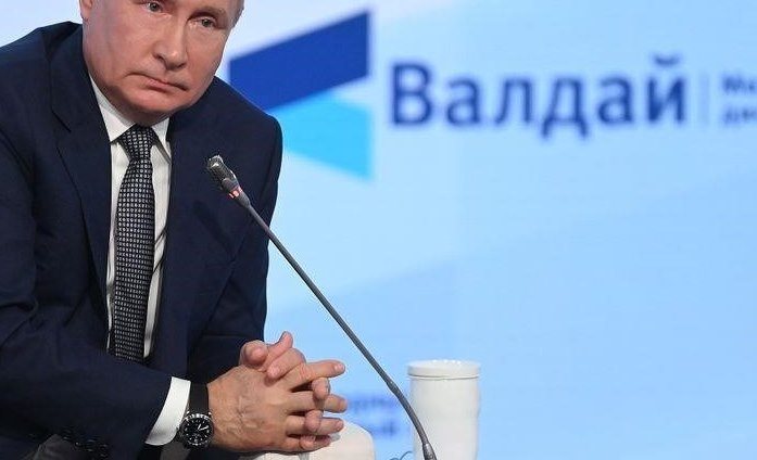 Газопровод "Северный поток 2" начнет поставки в Европу сразу же после утверждения: Путин