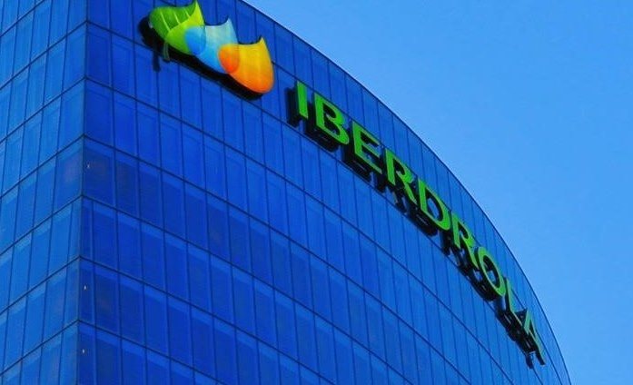 Iberdrola зарабатывает 2 408 миллионов евро, что на 10% меньше, из-за цен на энергию и налогов.