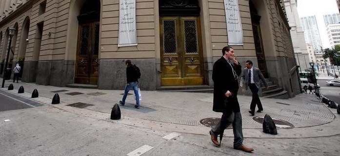 Фондовая биржа Буэнос-Айреса закрылась с понижением на 2,87%.