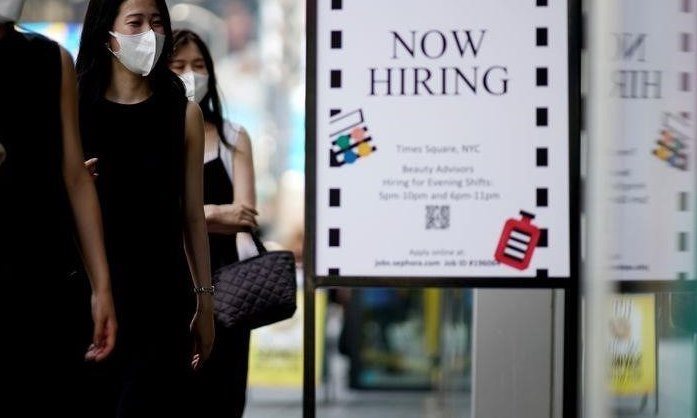 Число заявок на пособие по безработице в США достигло 19-месячного минимума