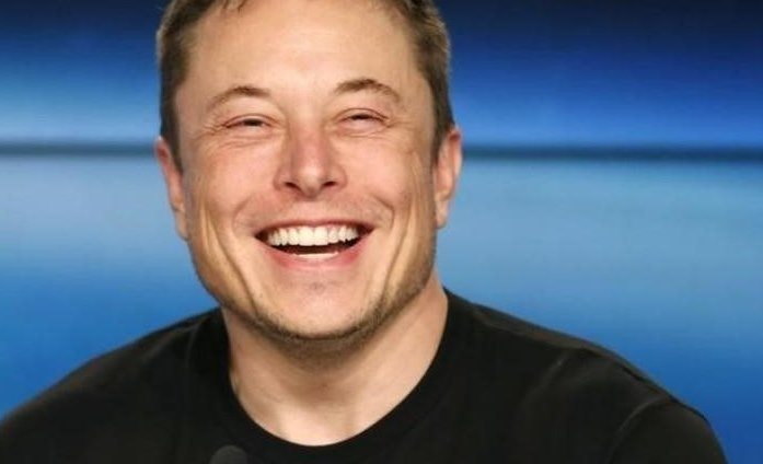 Tesla увеличивает чистую стоимость Элона Маска: он зарабатывает 36,2 миллиарда за день