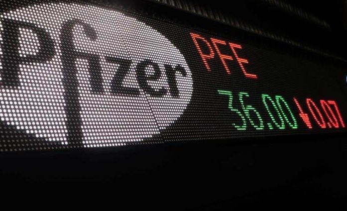 Вакцина Pfizer: эффективность бустера восстановлена на 95,6%, но акции падают