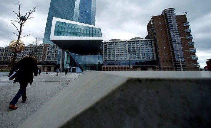 ЕЦБ знает об опасениях по поводу инфляции, но вряд ли повысит ставки в 2022 году, говорит Шнабель