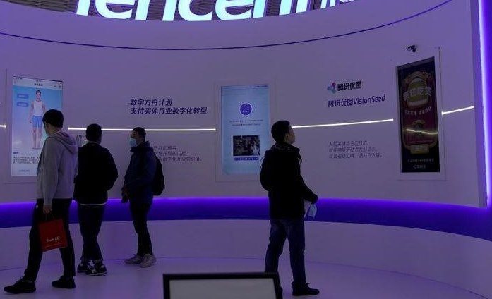 Подавление регуляторов замедляет рост китайской компании Tencent до уровня 2004 года