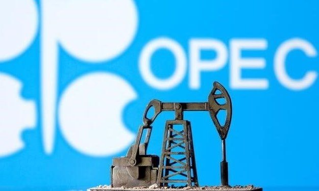 ОПЕК+ пока не ведет переговоры о прекращении повышения добычи нефти: источники
