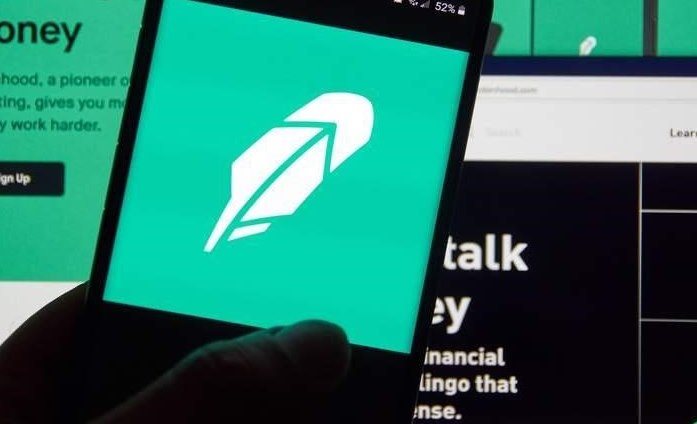 RobinHood: данные клиентов атакованы; цена падает на 3% в послерабочее время