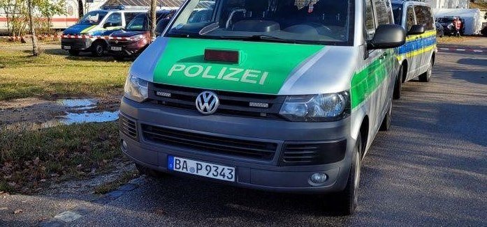 Несколько человек ранены в результате нападения с ножом на поезд в Германии