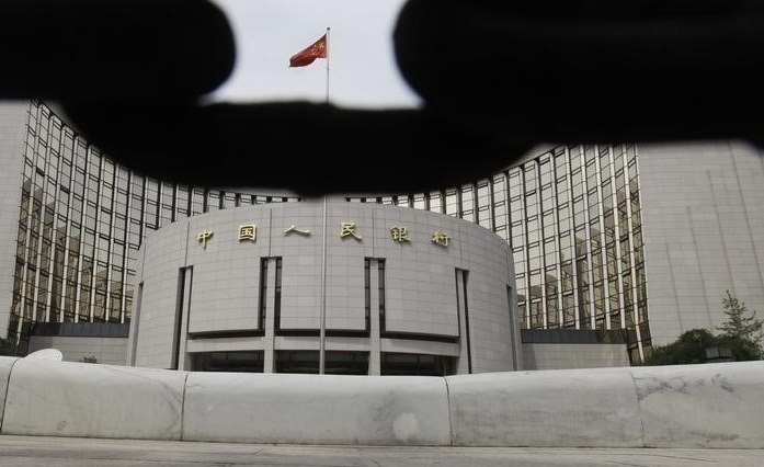 Китай повышает требования к валютным резервам банков в условиях укрепления юаня