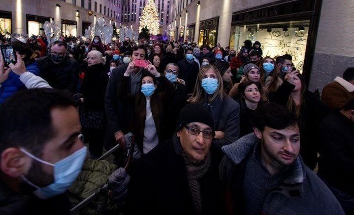 Нью-Йорк заставляет частные компании вакцинировать сотрудников в связи с распространением омикрон