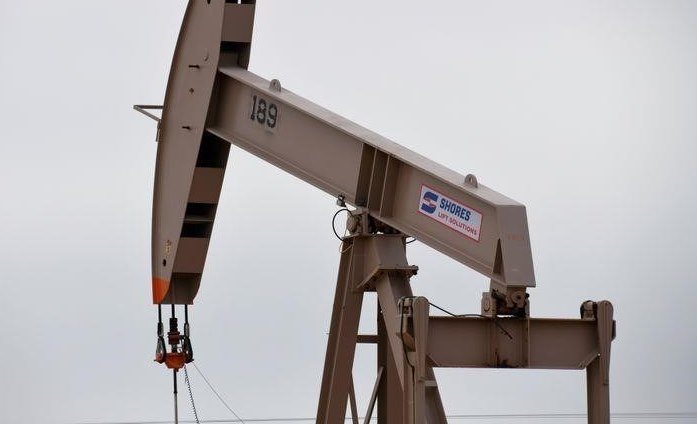 Нефть закрывается выше после сильных движений на решении ОПЕК+ и варианте омикрон