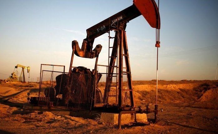 Цены на нефть падают, внимание сосредоточено на следующих шагах ОПЕК+