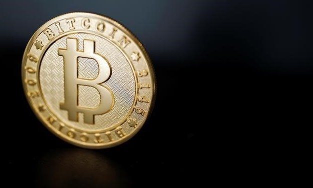 Трейдеры отодвигают прогноз по биткоину до 100 000 долларов США, но все еще ожидают исторического пика в 2022 году