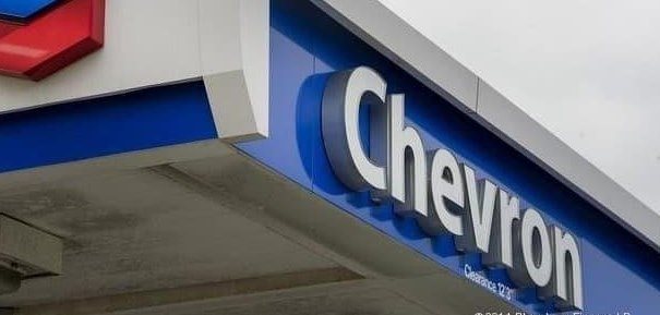 Chevron показывает лучшую годовую прибыль с 2014 года 