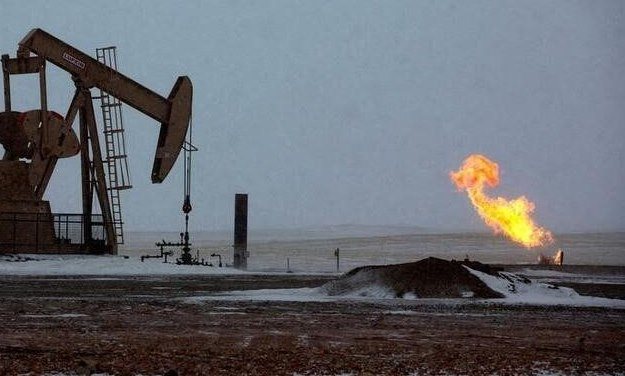 Нефть падает ниже 80 долларов за баррель после решения ОПЕК+ увеличить добычу