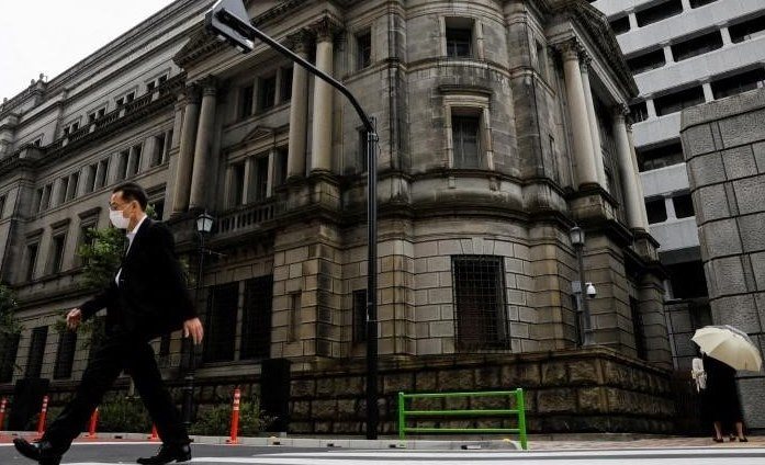 Банк Японии может повысить прогноз инфляции - источники