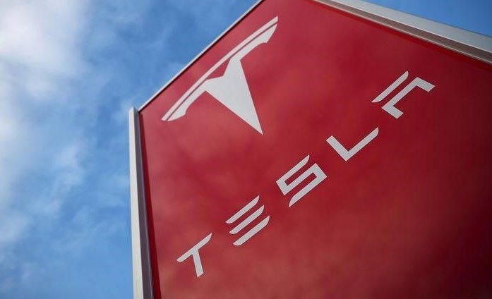 Tesla подскочила на 9%: Кэти Вуд вступает в игру; покупает акции на 30 миллионов долларов