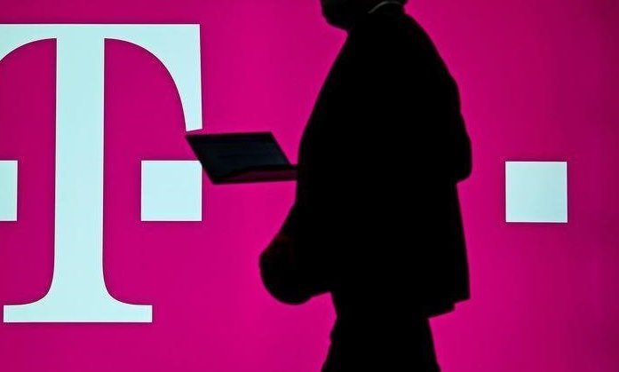 EXCLUSIVE-Deutsche Telekom выставит свои башни на аукцион за 18 миллиардов евро — источники