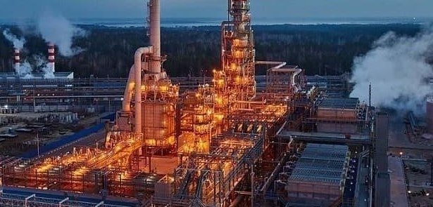 Цены на нефть падают, несмотря на неожиданное сокращение запасов сырой нефти