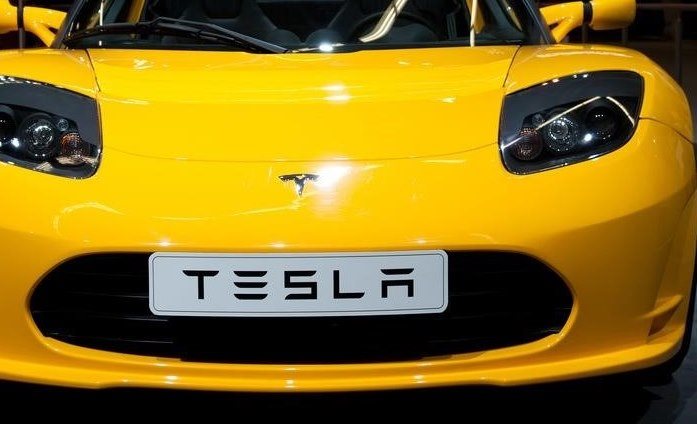 Tesla: продажи автомобилей растут, несмотря на закрытие завода в Китае